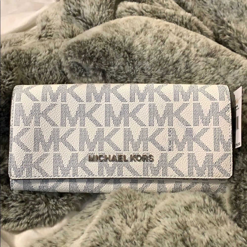 Michael Kors wallet NWT